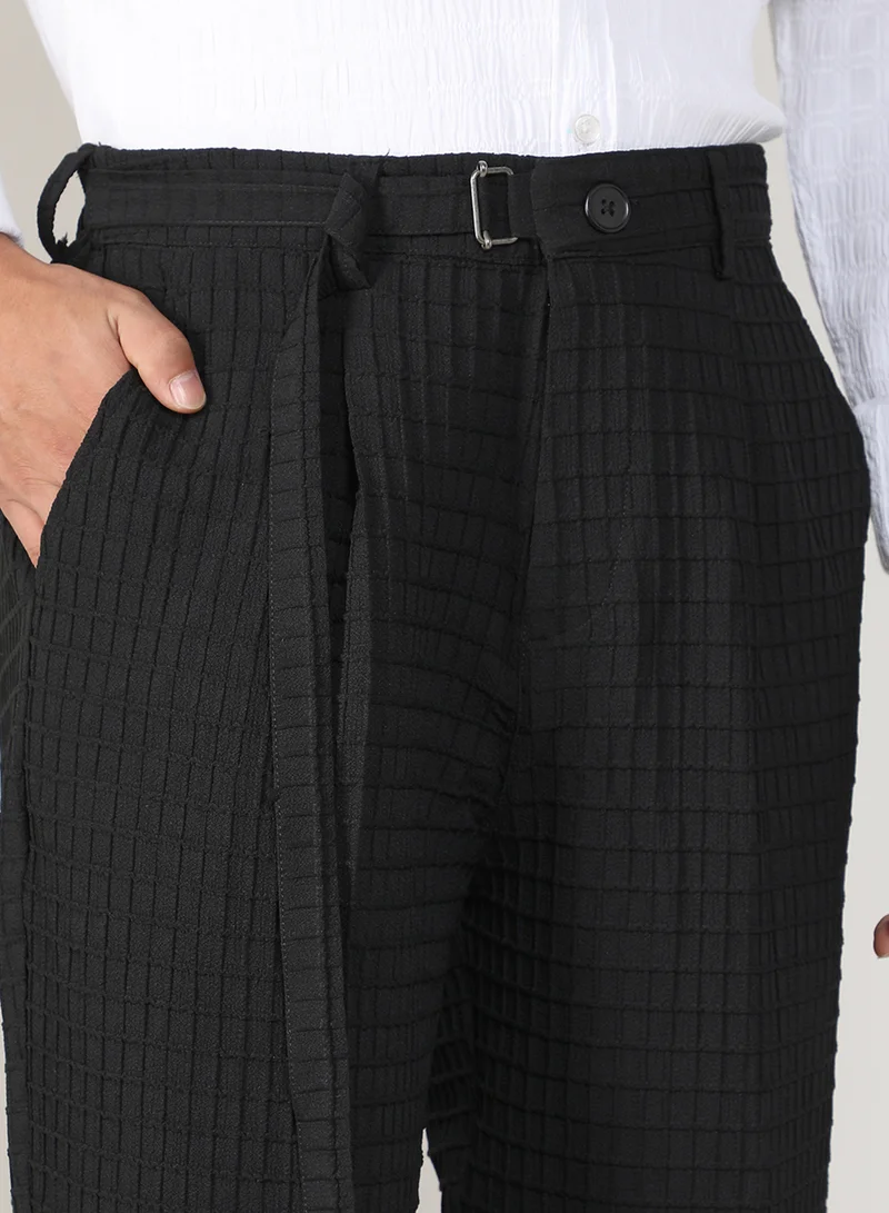 Campus Sutra Campus Sutra Men's Midnight Black Textured Graph Check Trousers For Casual Wear | 4 Pockets | Mid- Rise | Button Closure | Trousers Crafted With Comfort Fit For Everyday Wear