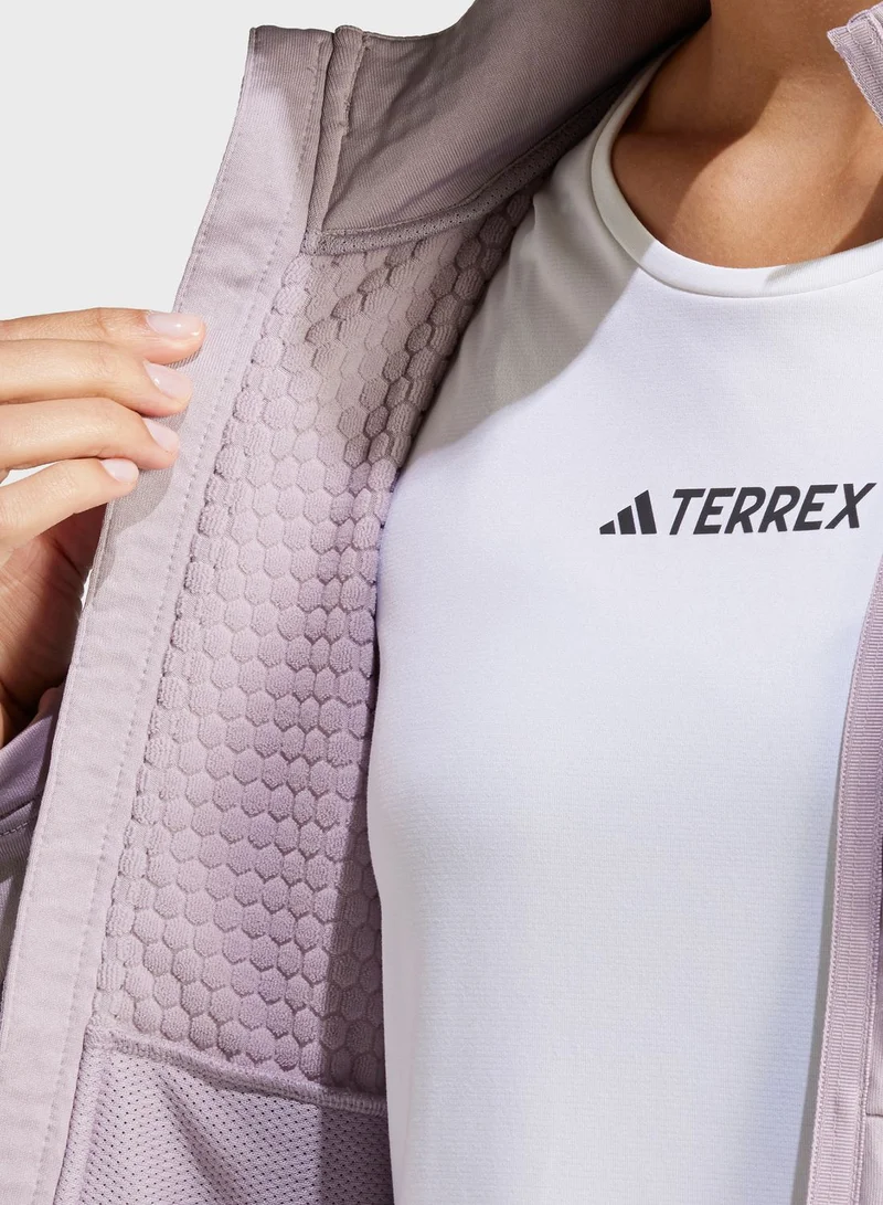 adidas جاكيت خفيف من الفيليس
