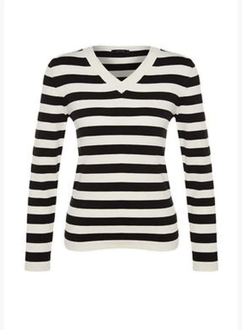 trendyol Ecru Premium Yarn / Special Yarn Knitwear Sweater TWOAW24KZ00132