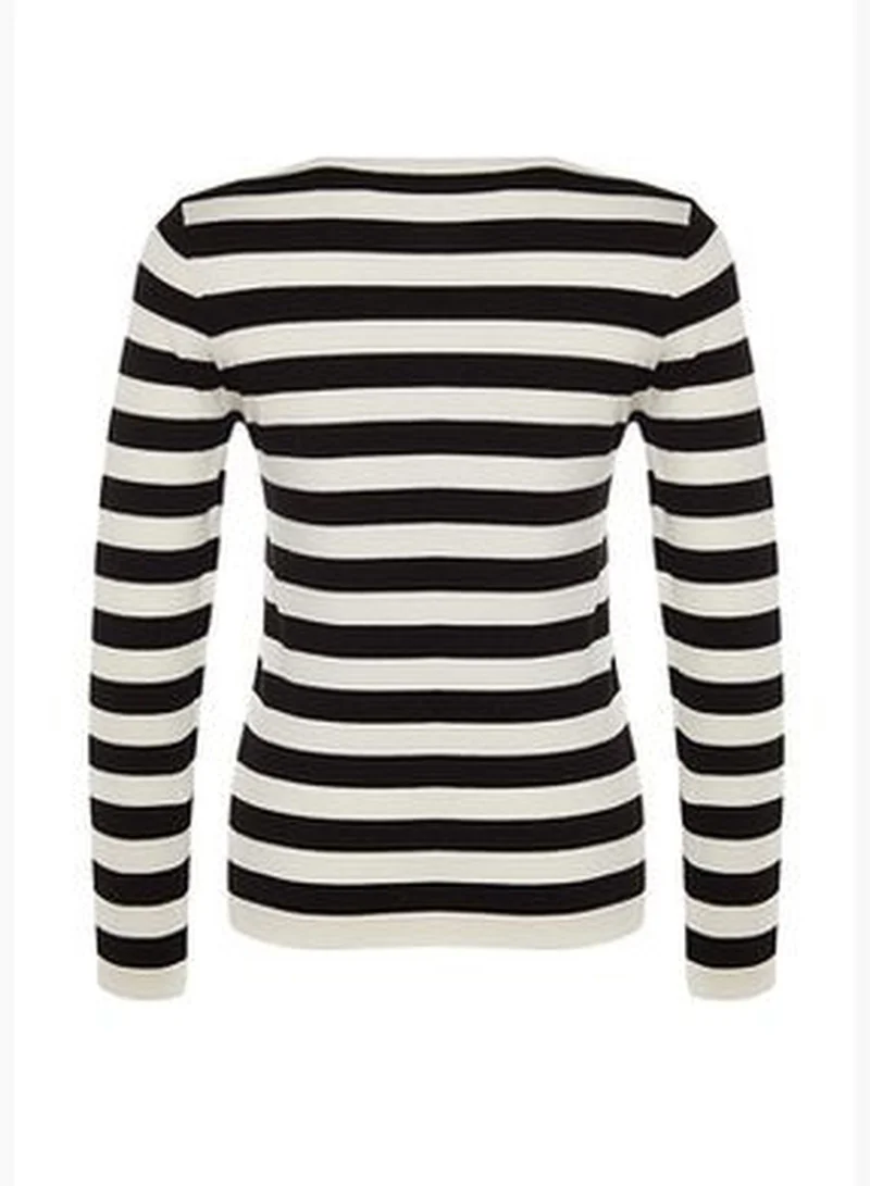 trendyol Ecru Premium Yarn / Special Yarn Knitwear Sweater TWOAW24KZ00132