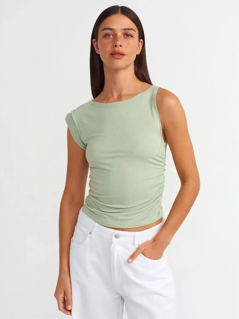 ديلفين DILVIN Sleeveless Boat Neck Slim-fit Blouse