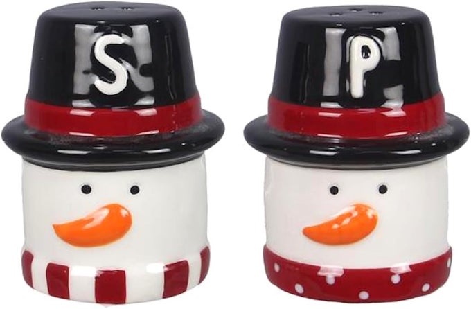 WINTER SNOWMAN SALT AND PEPPER SHAKER SET 2 PIECE SET SNOWMEN WITH TOP HATS CHRISTMAS KITCHEN ITEMS FUN SALT AND PEPPER SHAKERS FOR HOME DECOR