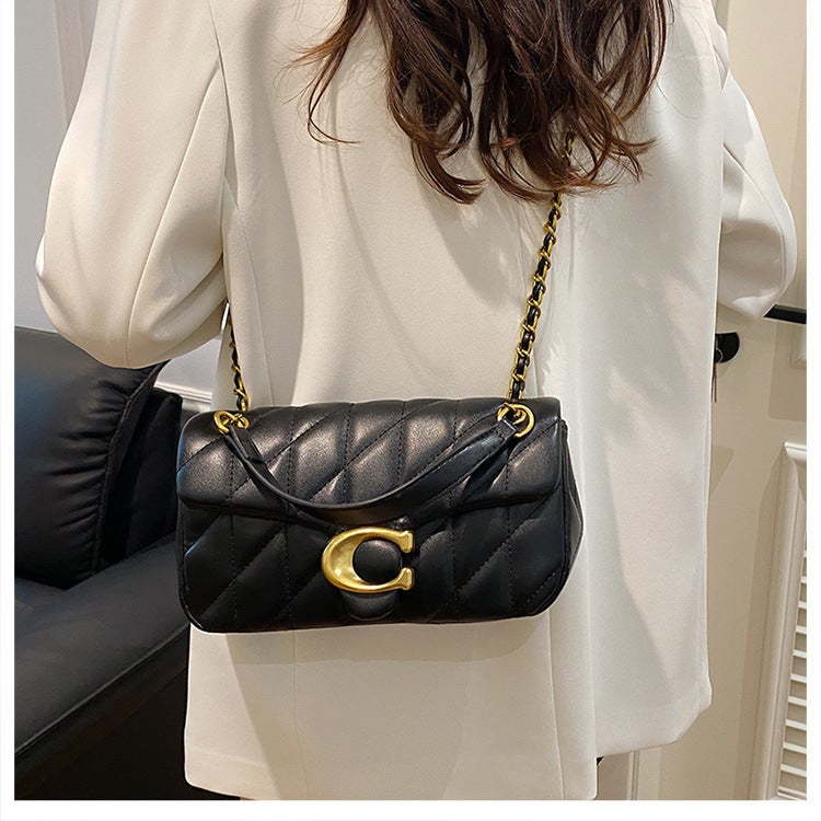 coachoutlet Coach Tabby Camera Bag Shoulder Bag In Loved Leather with Quilting Fashion Style Women's bag Black - Image 4