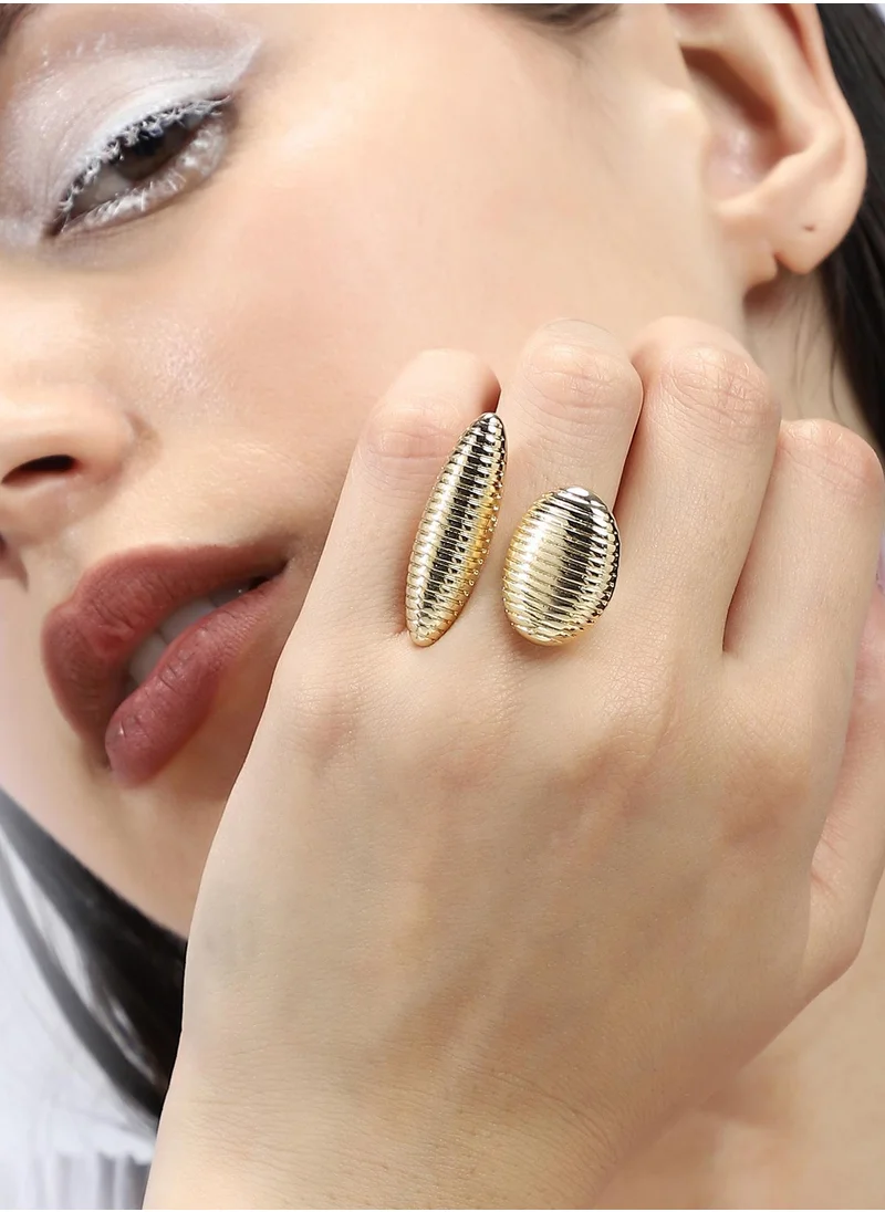 سوهي SOHI Women's The Conchiglia Statement Ring For Casual Wear | California Gold Colour | Alloy Material | Adjustable Closure | MetallicRing | Statement Ring For Women & Girls