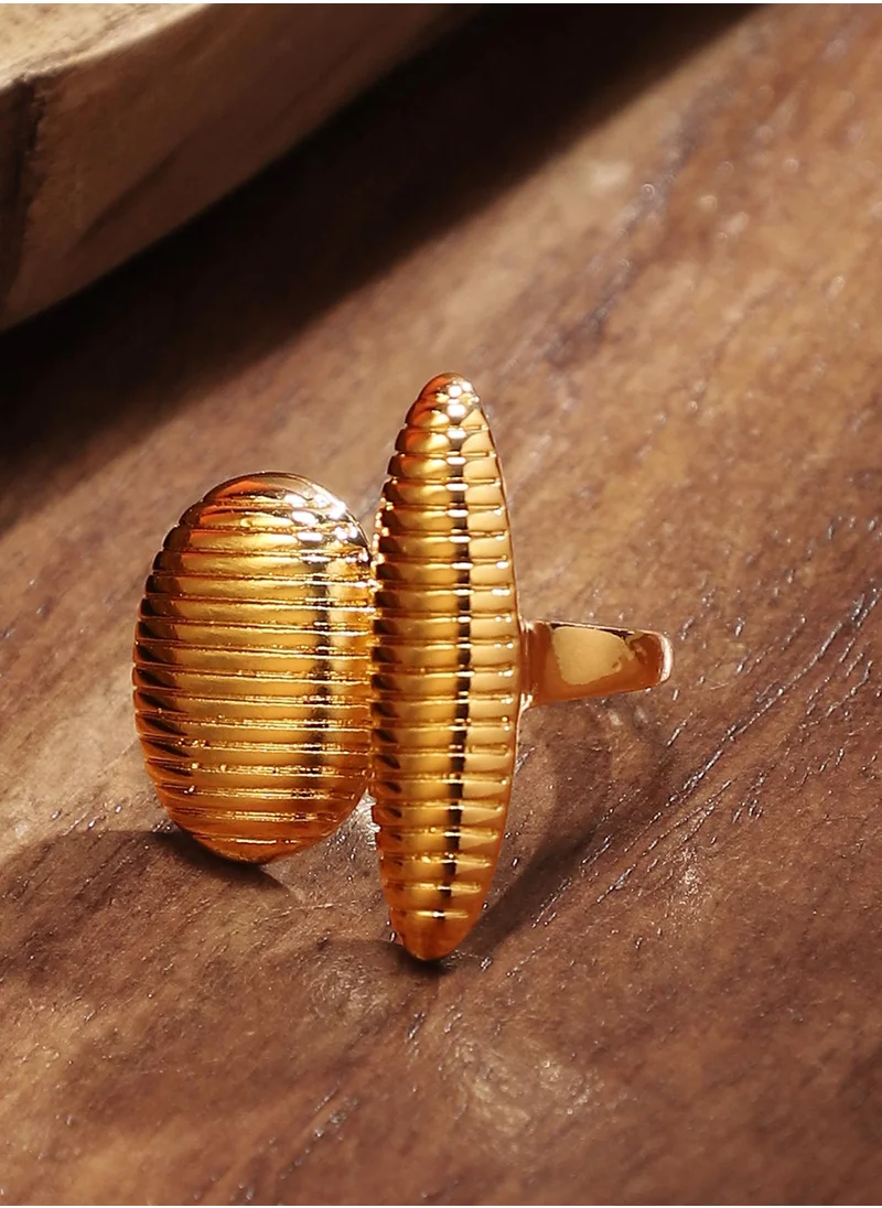 سوهي SOHI Women's The Conchiglia Statement Ring For Casual Wear | California Gold Colour | Alloy Material | Adjustable Closure | MetallicRing | Statement Ring For Women & Girls