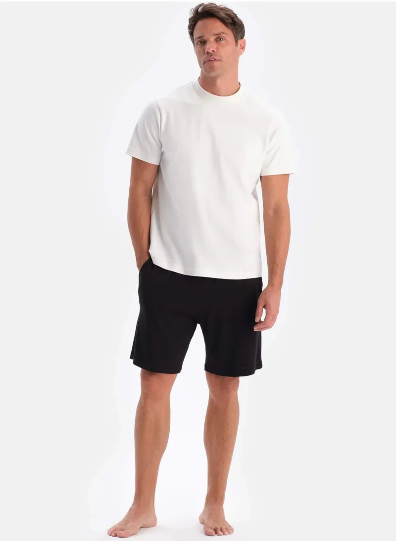 داجي Essential Shorts