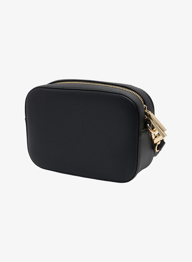 كيارا فيراغني ٢٤بي-٧٦إسبي٤بي إف٢