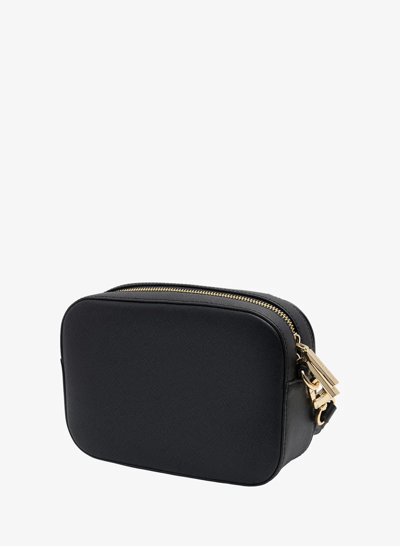 كيارا فيراغني ٢٤بي-٧٦إسبي٤بي إف٢