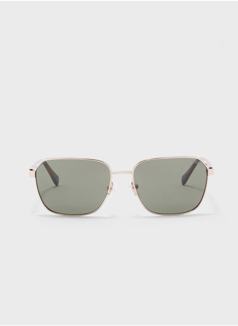 GUESS Uv Protected Shaped  Sunglasses