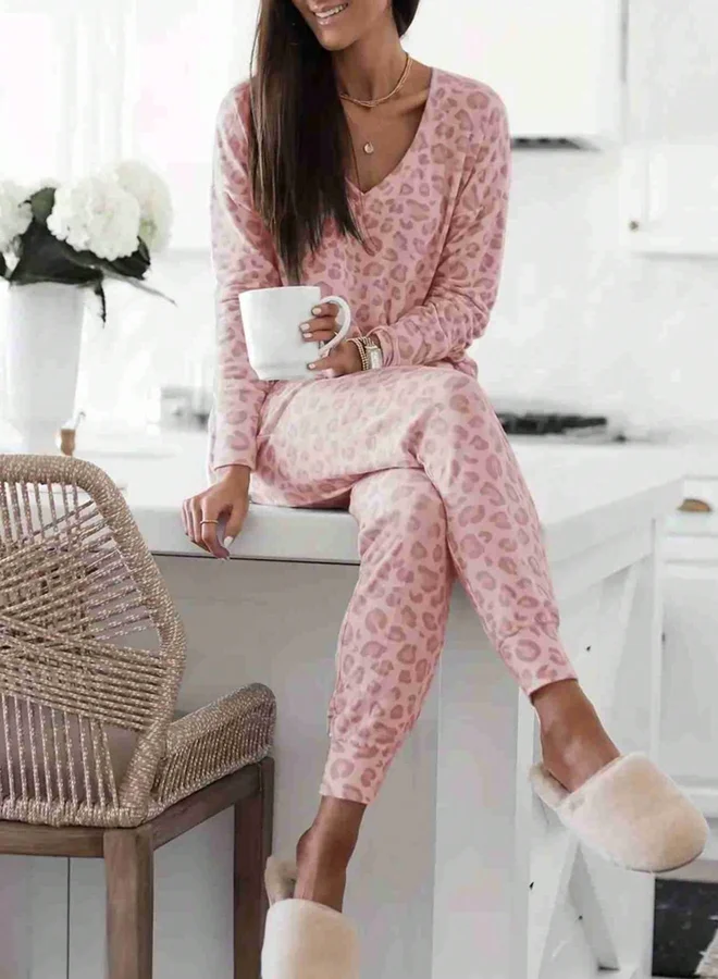 تايك تو طقم بيجاما من بنطال وبلوزة بطبعة نمر