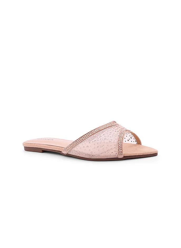 أيقون Elegant flat sandal with flattering T-strap design.