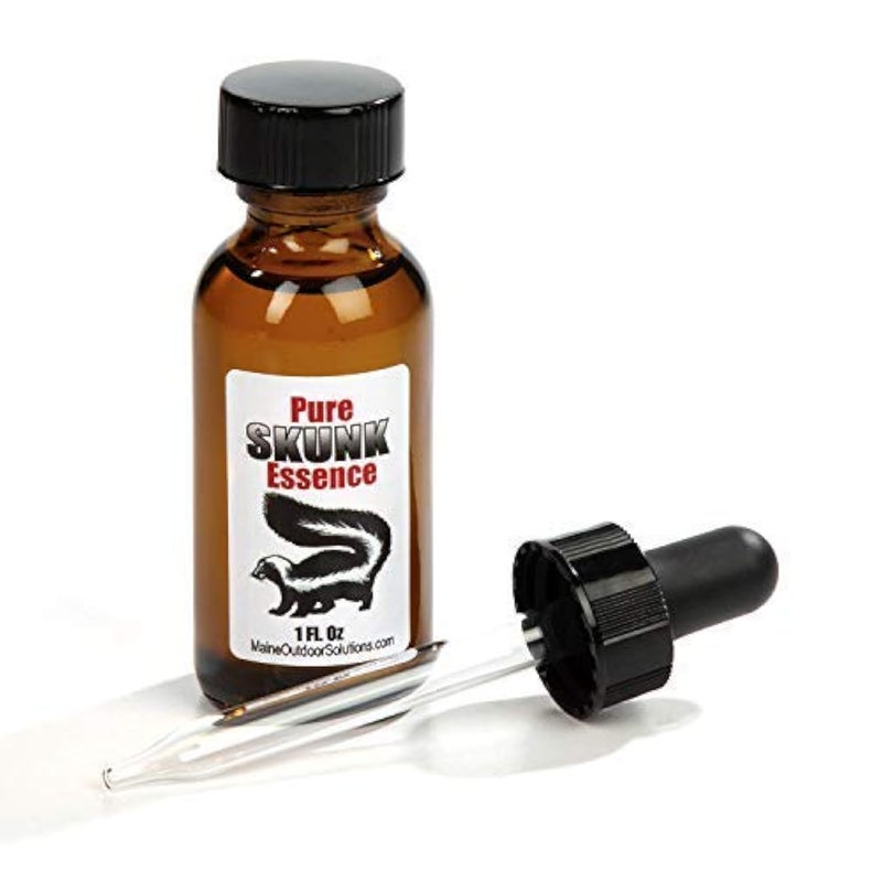 Foggy Mountain Pure Skunk Essence - 1 oz Bottle - Image 1