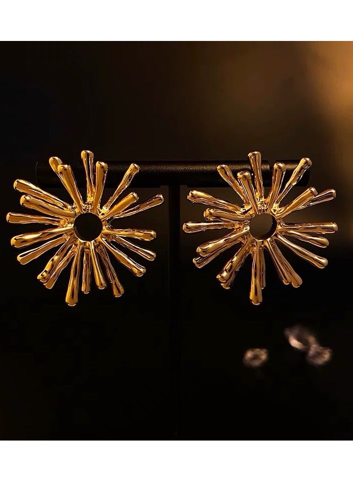 DINGKA 18k Gold-plated Snowflake Earrings, Retro Simple Gold Plated Earrings,Suitable for Daily Travel, Gatherings,Ideal Gift for Women - Image 1