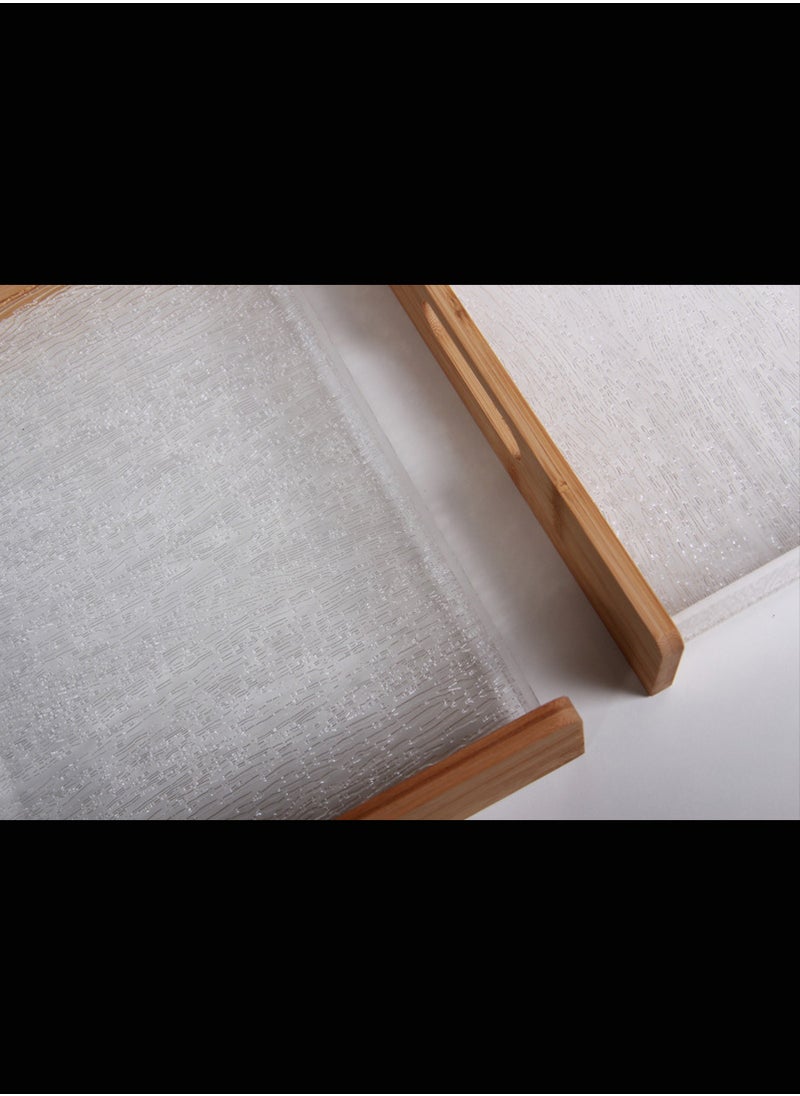 A set of trays offering a luxurious, versatile, elegant and sophisticated design.