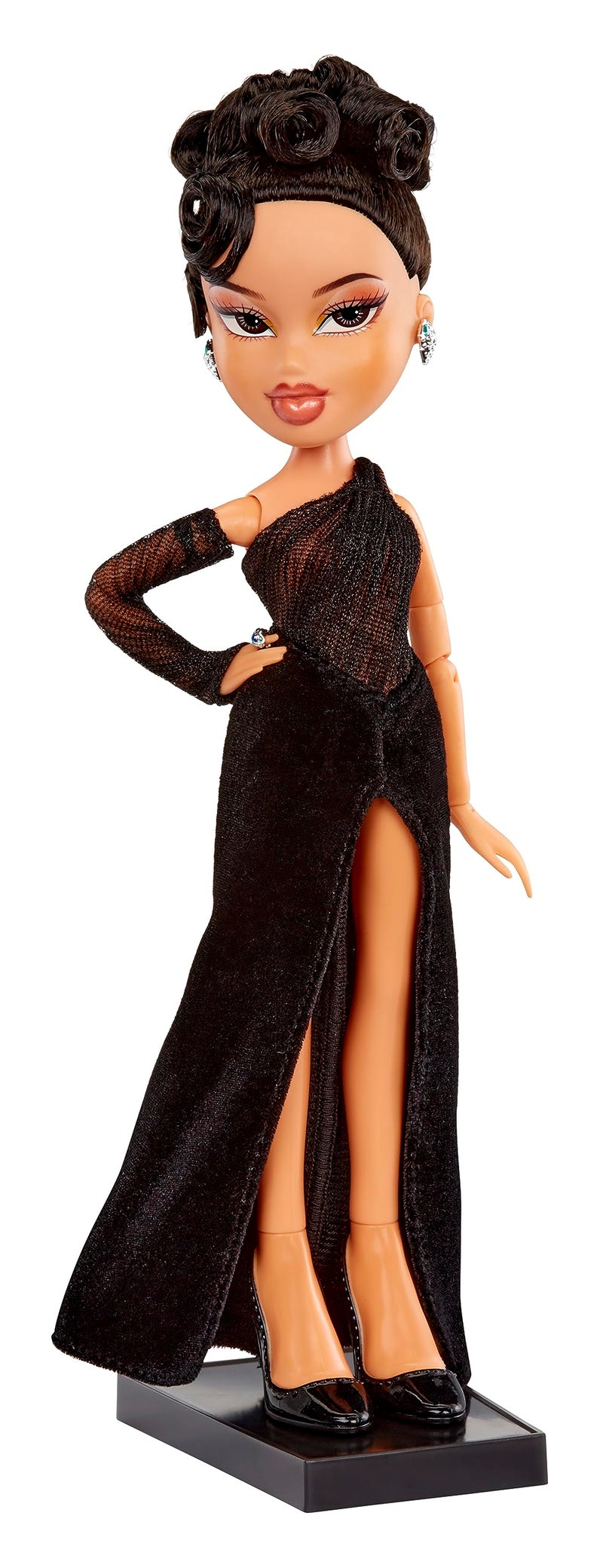 Bratz x Kylie Jenner Night Fashion Doll with Evening Gown, Pet Dog, and Poster - Image 3