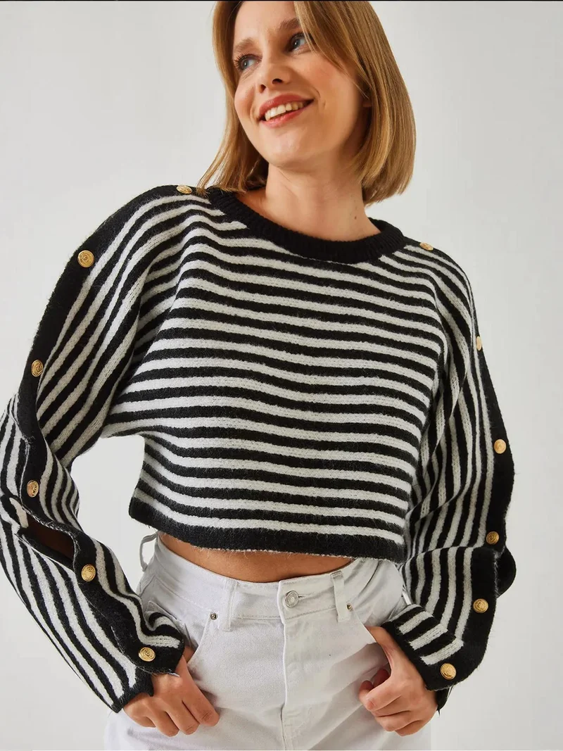 بيانكو لوتشي كنزة قصيرة مخططة بأزرار من لوتشي