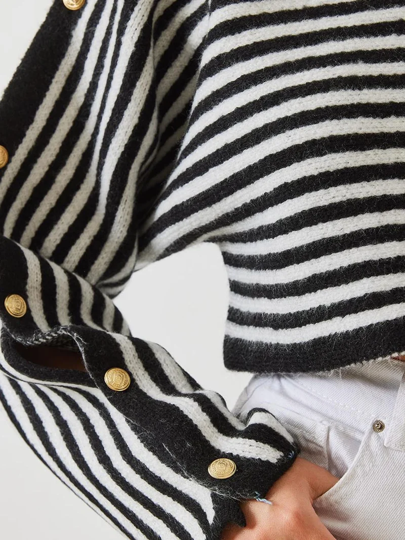 بيانكو لوتشي كنزة قصيرة مخططة بأزرار من لوتشي