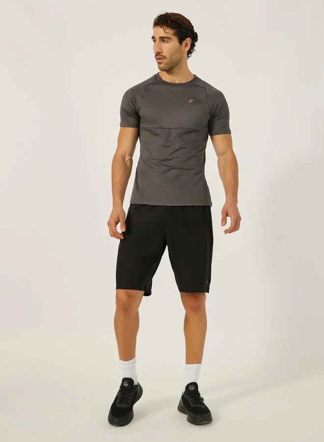 ستايلي اكتيف شورت بخصر مطبوع وجيب بسحاب