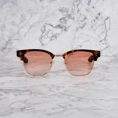  اكسبليست باوتس نظارة شمسية أنيقة Explicit Poets Unisex Donny Tortoise-Gradient Gold، 19EP4