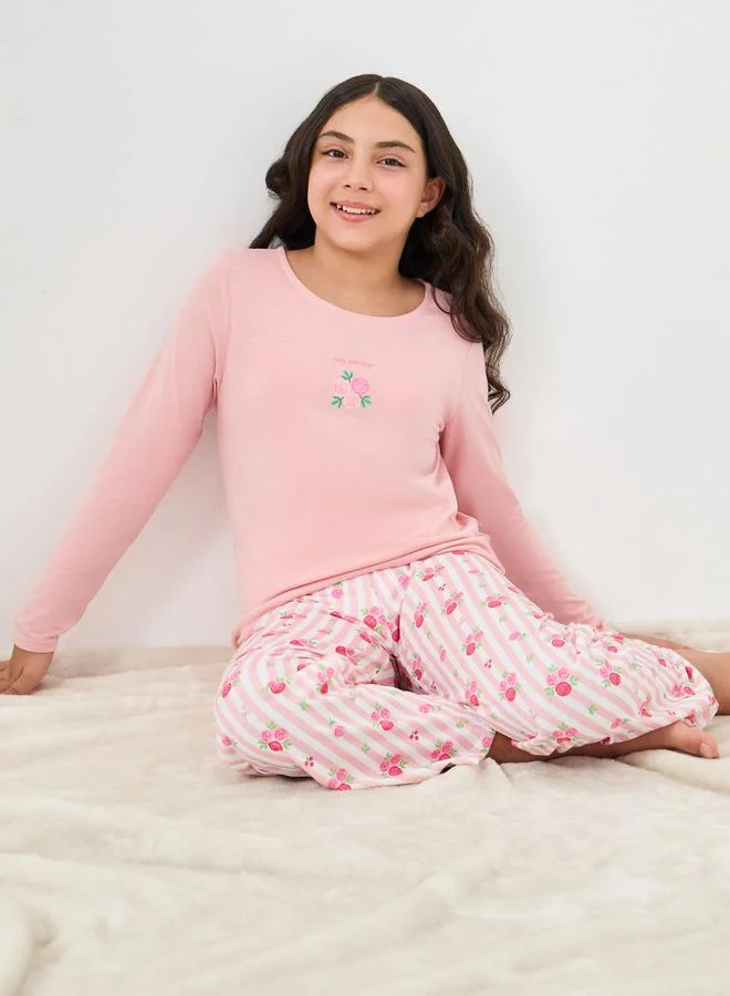 ستايلي Styli Printed Long Sleeves T-Shirt and Floral Pyjama Set