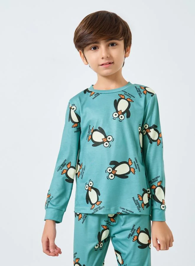 Styli Styli Green Penguin Print Long Sleeve T-Shirt and Pyjama Set