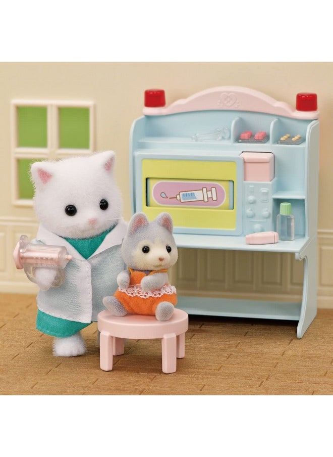 Calico Critters - Village Doctor Starter Set Dollhouse Playset With Figure And Accessories - Image 1
