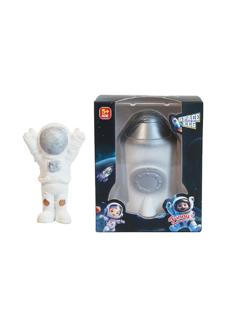 Soak in water, hatch eggs, astronaut rocket, soak in water, blind box, children's exploration, astronaut, soak in water, become bigger toy - Image 1