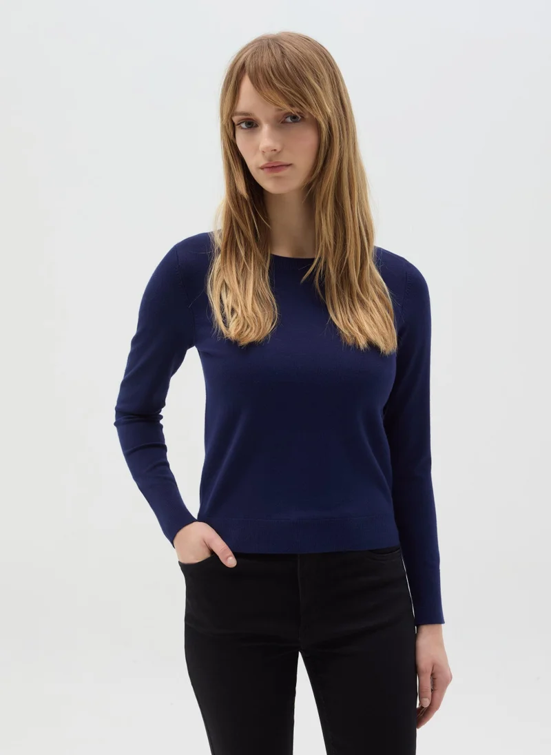 او في اس Top With Round Neck And Long Sleeves