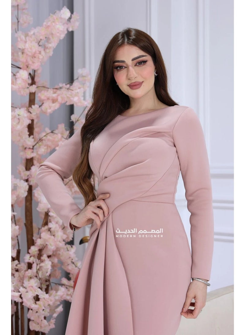 المصمم الحديث فستان فخم قصير  لإطلالة أنيقة في العيد يتميز الفستان بتصميمه الأنيق والبسيط الذي يبرز جمالك من براند المصمم الحديث - Image 3