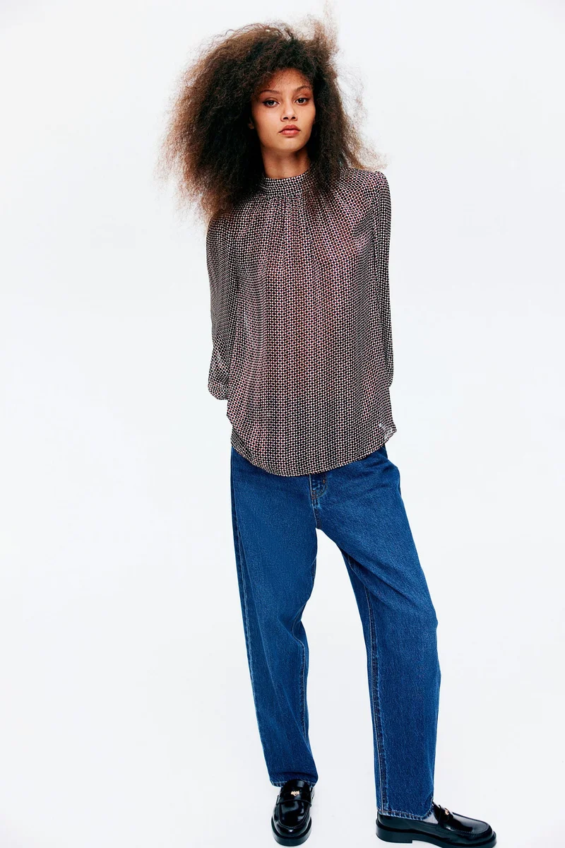 اتش اند ام بلوزة منقوشة