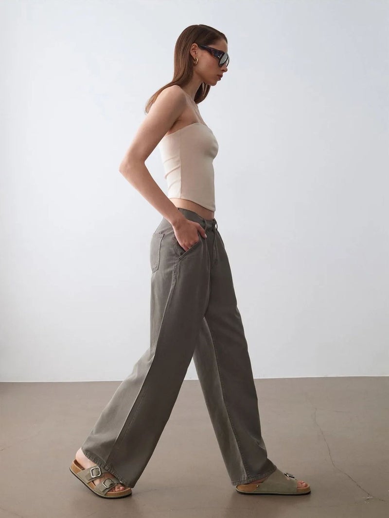 DILVIN Mid-Waist Wide-Leg Pleated Trousers - Image 4