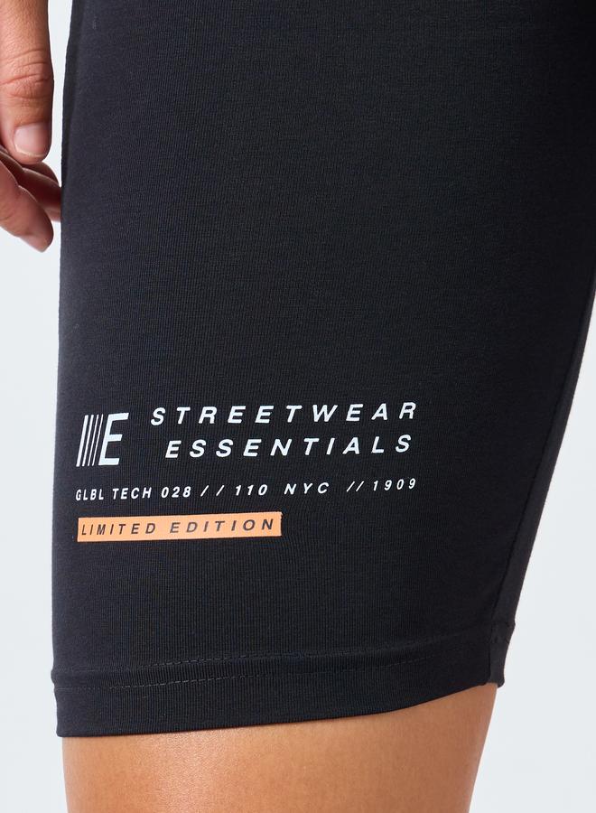 ستايلي شورت تمرين بطبعة جرافيك - Image 3