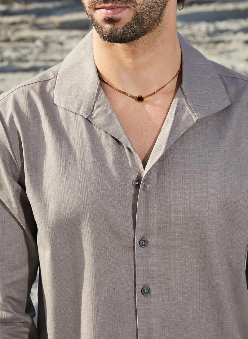 Campus Sutra Men's Moon Grey Solid Casual Shirt