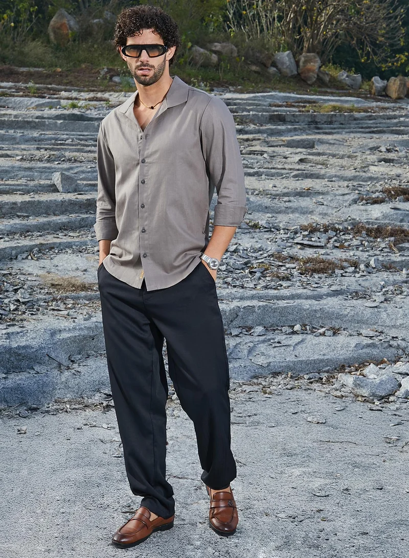 Campus Sutra Men's Moon Grey Solid Casual Shirt
