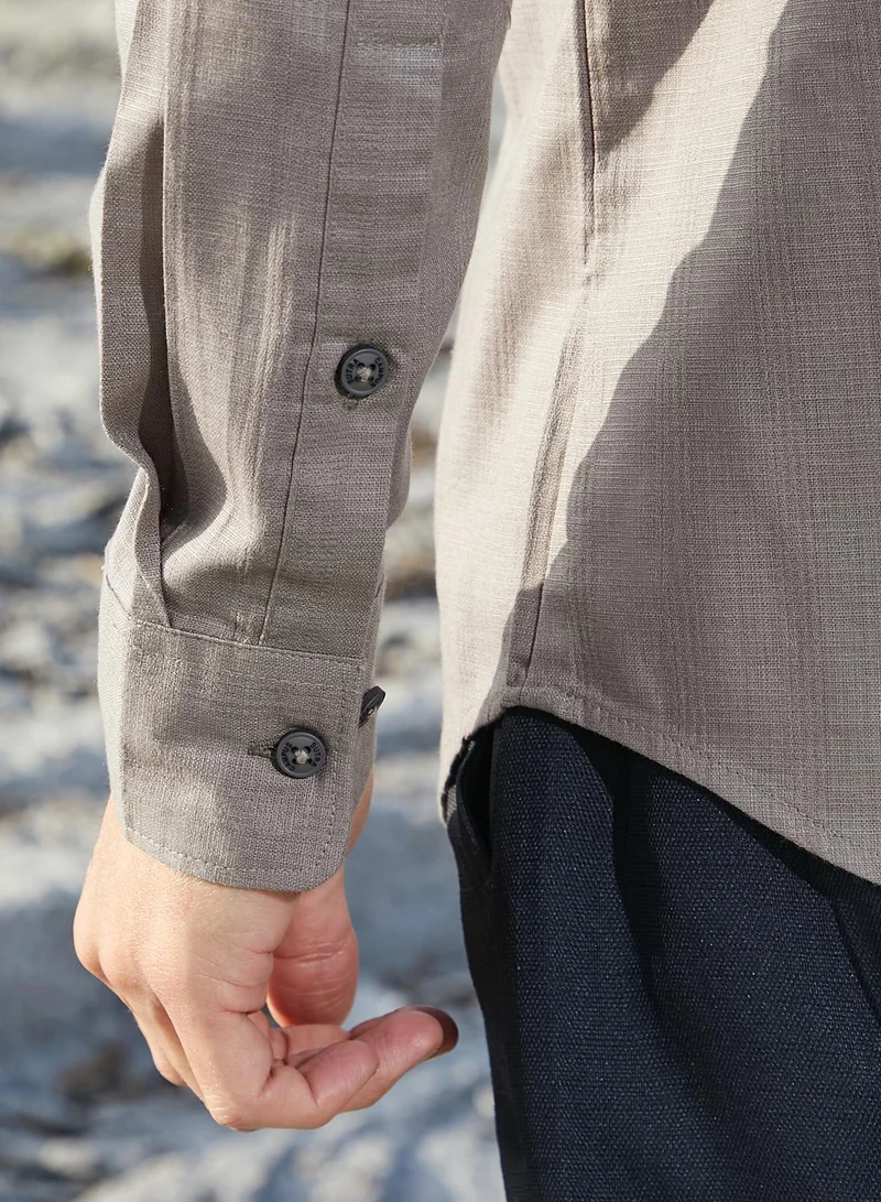 Campus Sutra Men's Moon Grey Solid Casual Shirt