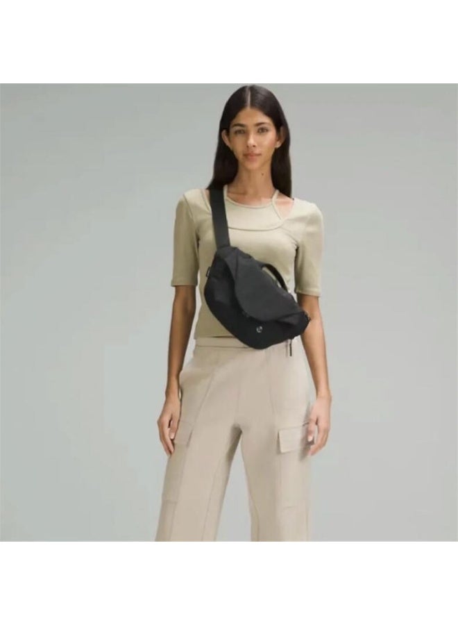 lululemon Curved 3L Magnetic Closure Crossbody Bag, Unisex Sport Casual Waist Pack for Fitness & Cycling - Image 2