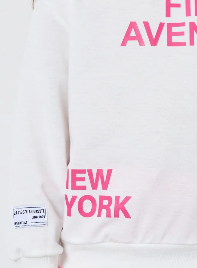 ستايلي طقم من بنطال وسويت شيرت بطبعة جرافيك