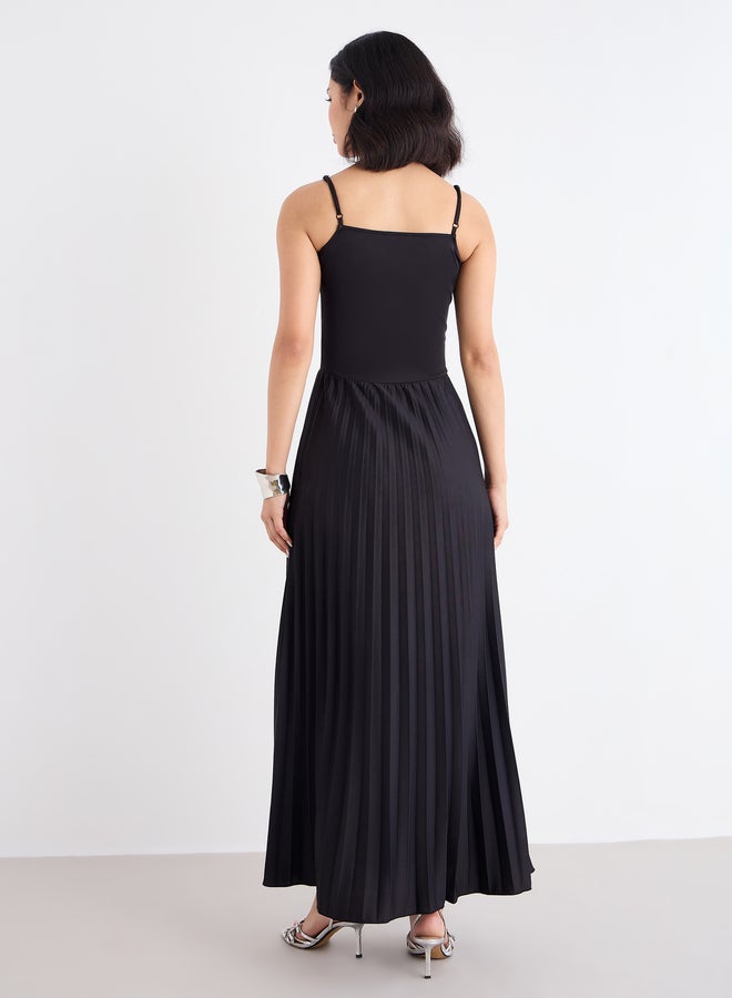 Styli Black Strappy Pleated Maxi Dress - Image 5