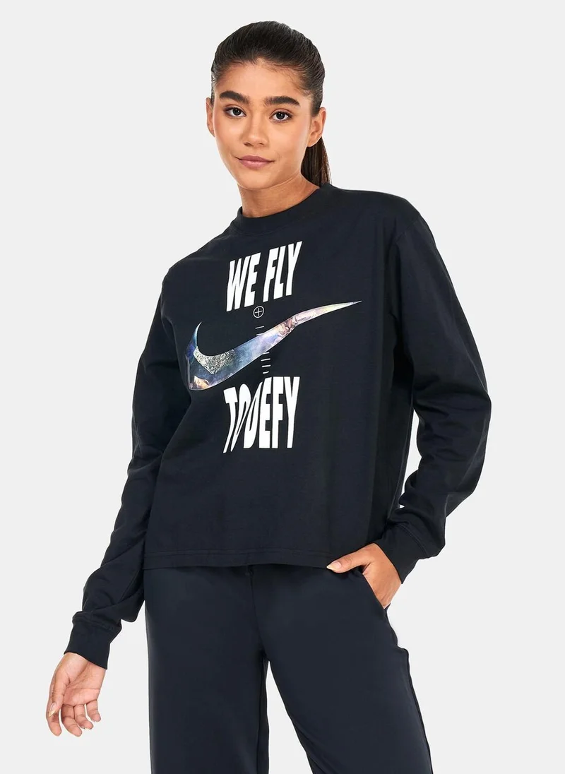 نايكي Women's Boxy Swoosh T-Shirt
