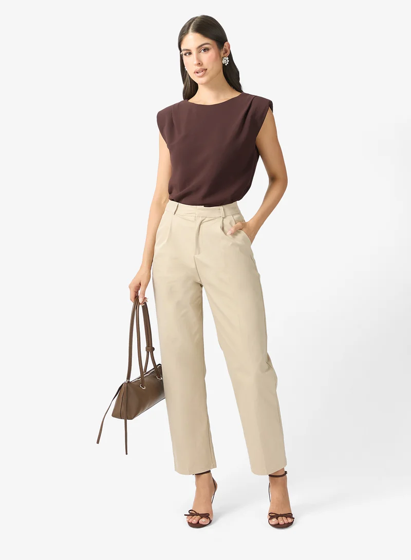 ايلا بنطلون بقصة مستقيمة