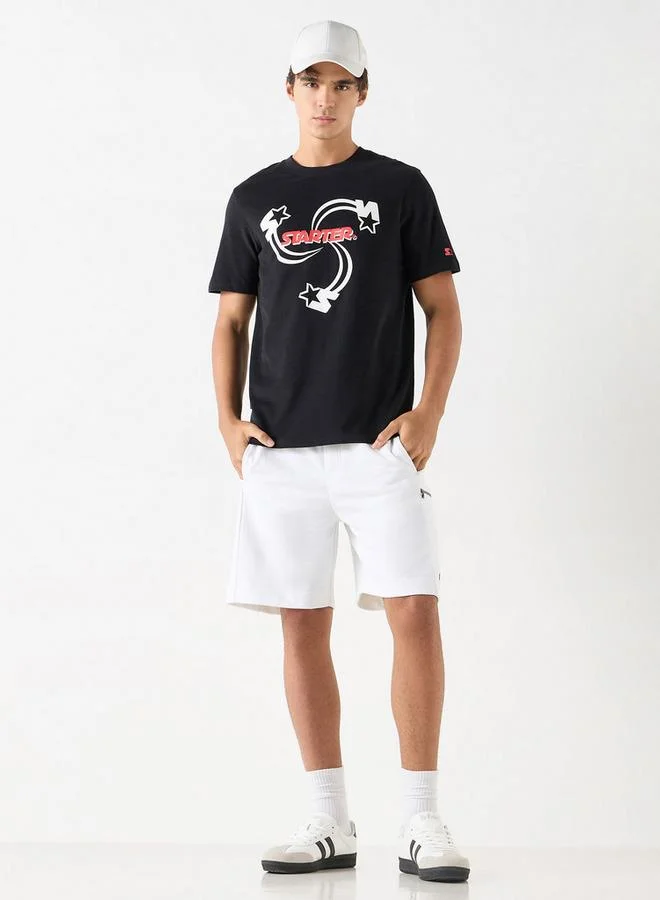 ستارتر تيشيرت بياقة ضيقة وأكمام قصيرة وطبعات شعار من ستارتر