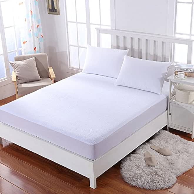 Tulips Fitted Waterproof Mattress Protector, Queen Size 150X200, Strap Height 30 cm