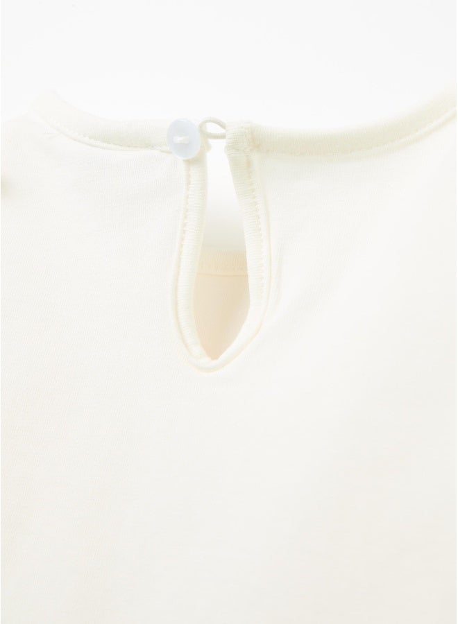 او في اس تيشيرت بأكمام طويلة مزين بالكريستال وطبعة - Image 4