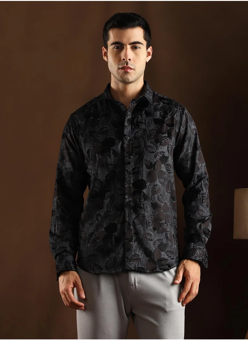 كامبوس سوترا Campus Sutra Men's Midnight Black Foliage-Jaquard Shirt For Casual Wear | Spread Collar | Long Cuffed Sleeves | Button Closure | Shirt Crafted With Comfort Fit For Everyday Wear