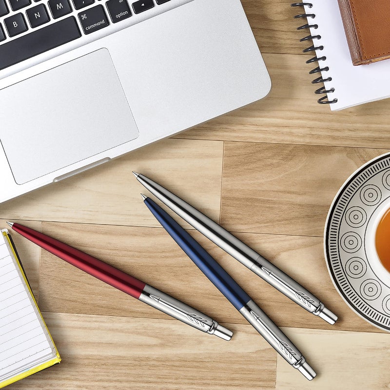 PARKER قلم حبر جاف باركر جوتير، مصنوع من الفولاذ المقاوم للصدأ مع تفاصيل ذهبية، نقطة متوسطة حبر أزرق، علبة هدايا (953182) - Image 5