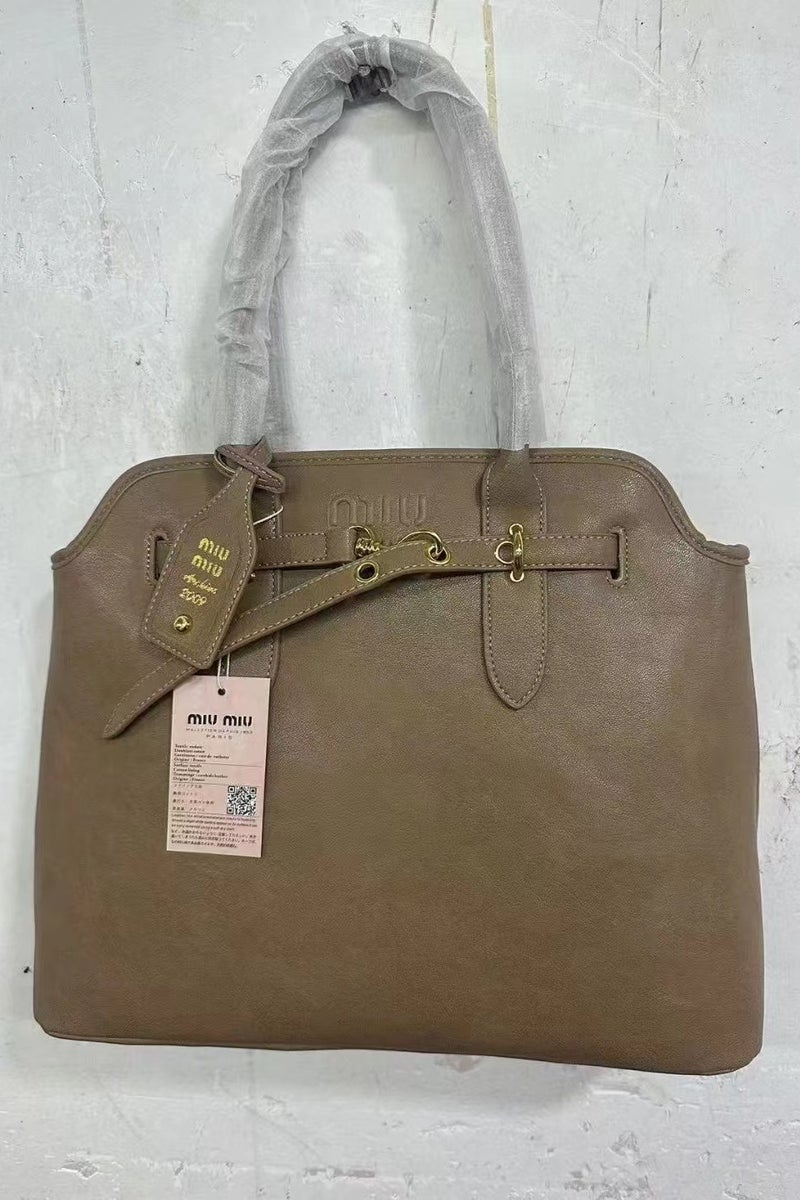 مياو مياو حقيبة يد من جلد نابا من Aventure