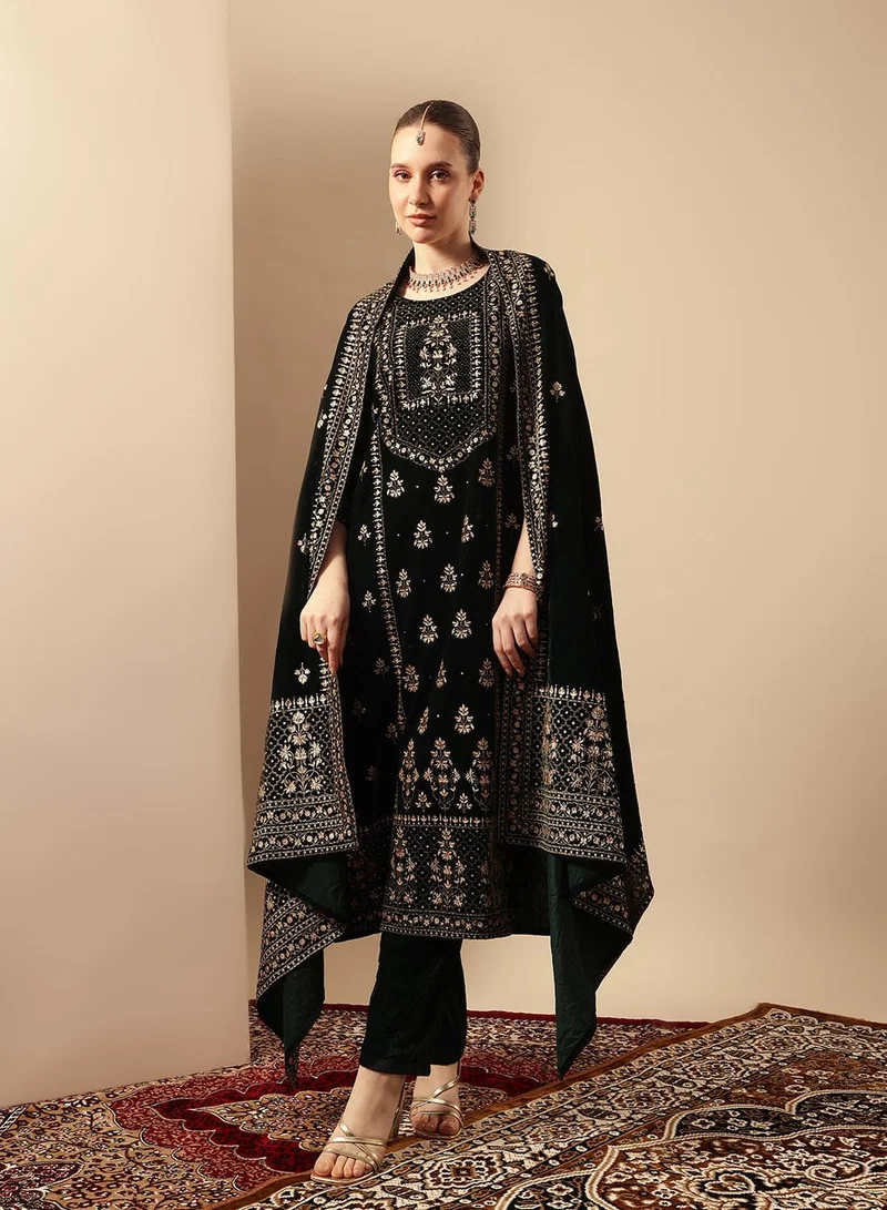 آي شين طقم كورتا أخضر مخملي مطبوع بالذهب مع دوباتا