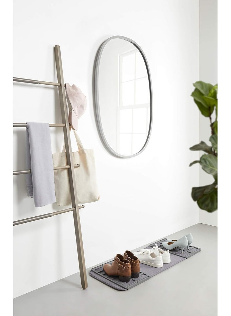 Shoe drying mat for shoe rack - multifunctional shoe tray, washable, holds 4 pairs, portable and easy to clean for home and travel use, made of durable and quick-drying material, protects floors from water and dirt - gray color - Image 4