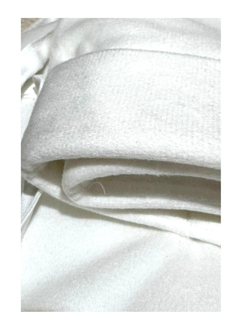Soft and Portable Baby Cradle (Velvet)  - Image 5