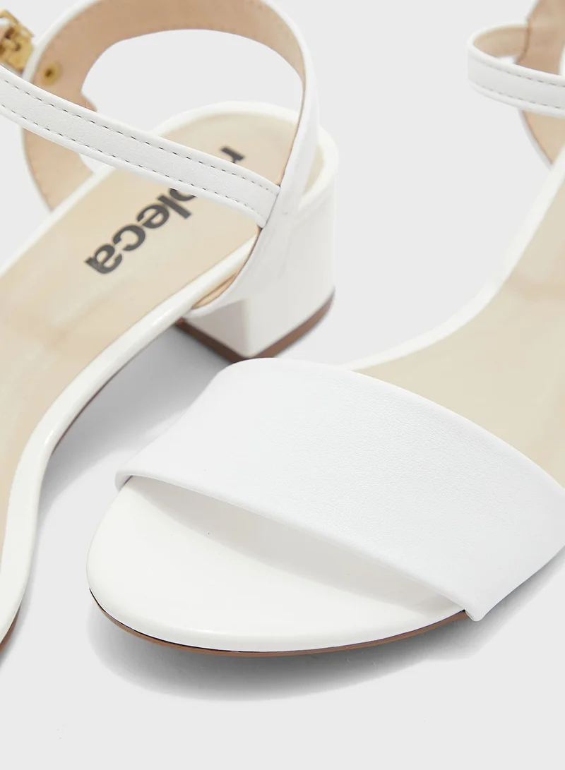 MOLECA Maeve Sandals